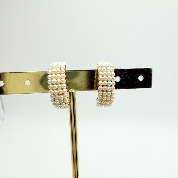 Vintage Faux Pearl Cluster Clip on Earrings Half Moon Hoops in Gold Tone - Picture 3 of 7